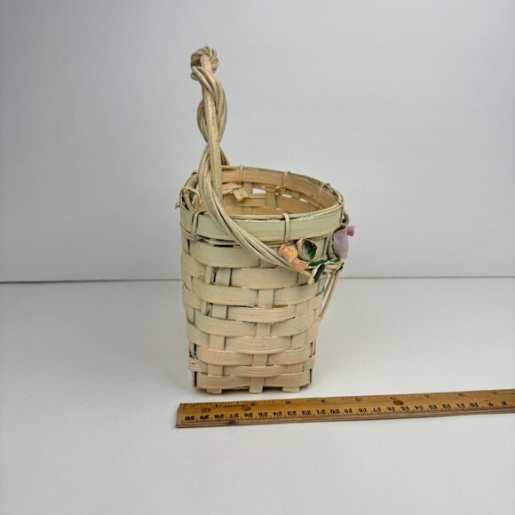 Vtg Wall Basket White Wicker Flowers Rose Green Leaves Hard Rustic Wedding READ - Picture 11 of 13